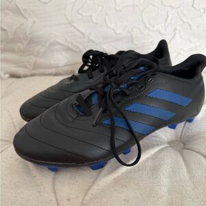 Adidas Soccer Cleats boys size 6